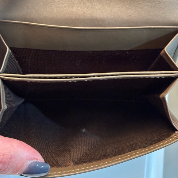 Burberry Compact Wallet EUC - Picture 5 of 7